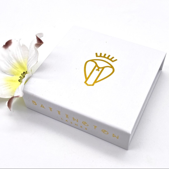 NIB Battington Monroe 3D Silk Lashes + Glue Kit - Picture 9 of 11